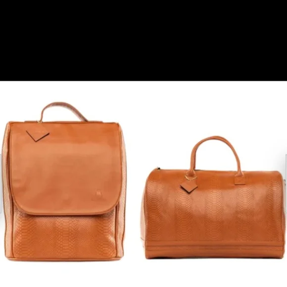 Tote&Carry | Bags | Tote Carry Luxury Leather Travel Set  display picture 3